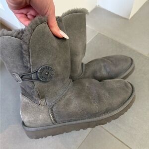 UGG Women's Gray Sheepskin Winter Boots